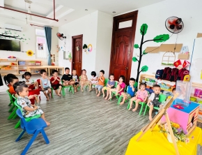 truong-mam-non-cau-vong-nho-di-an